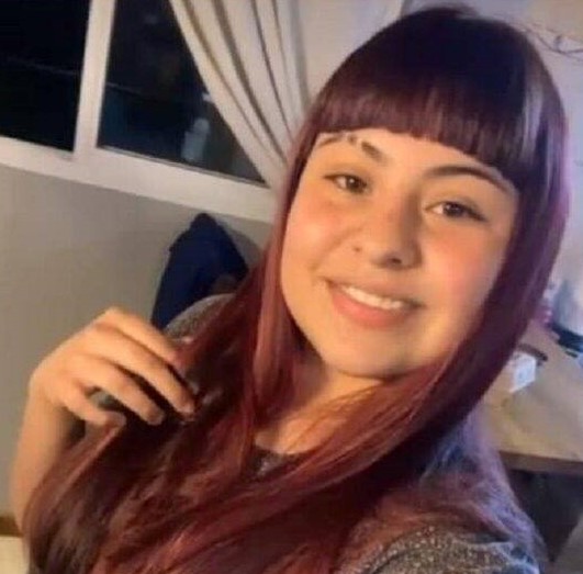 desaparecidaorg's tweet photo. Sofía Alma Benítez Cache tiene 15 años, desapareció el 23/1/25 en Punta Lara, Ensenada, provincia de Buenos Aires. Es delgada, altura 1,60. Vestía remera negra, calza azul y zapatillas rosa con blanco. Por favor avisar #Urgente☎️221-4692892, o 911

#PuntaLara #Ensenada #LaPlata https://t.co/g4B5EvapSU