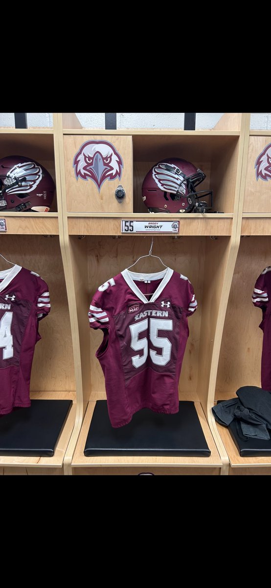 Brody55wright's tweet photo. After a great visit at Eastern University i’m so grateful to announce I have received my first offer! Go Eagles! 🔴⚪️ @CoachNateHinkle @Coach_Crock @CoachScottEU @EUEaglesFB #FlyWithUs https://t.co/FA1pF75Psa