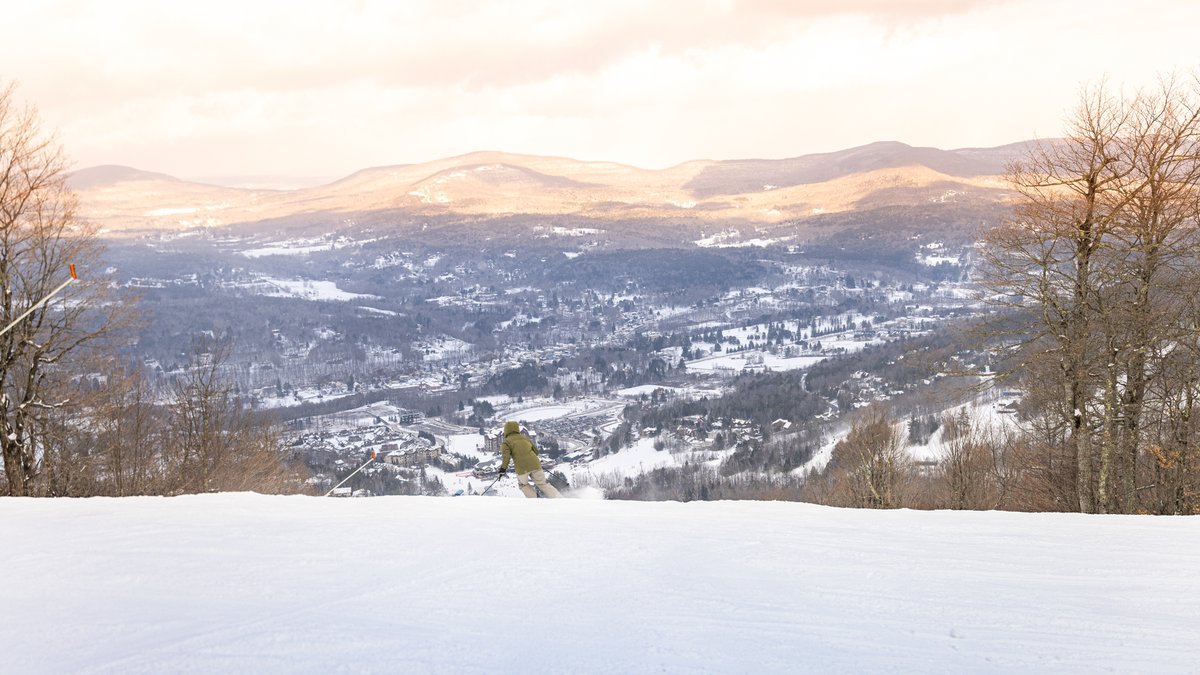 Pause for a panorama and take in breathtaking views of Windham's valley and charming town below.

📸: 1/24/25