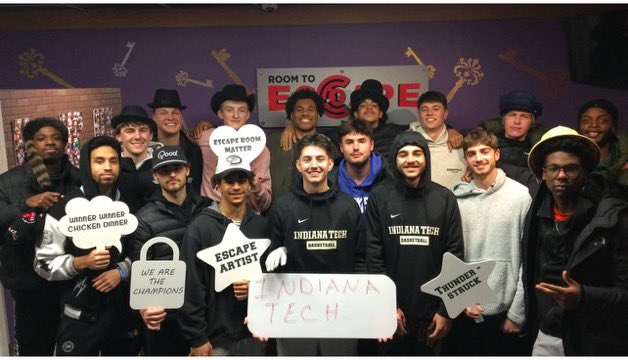 INTechMBB's tweet photo. Team Bonding π΅οΈββοΈππ€#roomtoescape https://t.co/QH8v2rYB9s