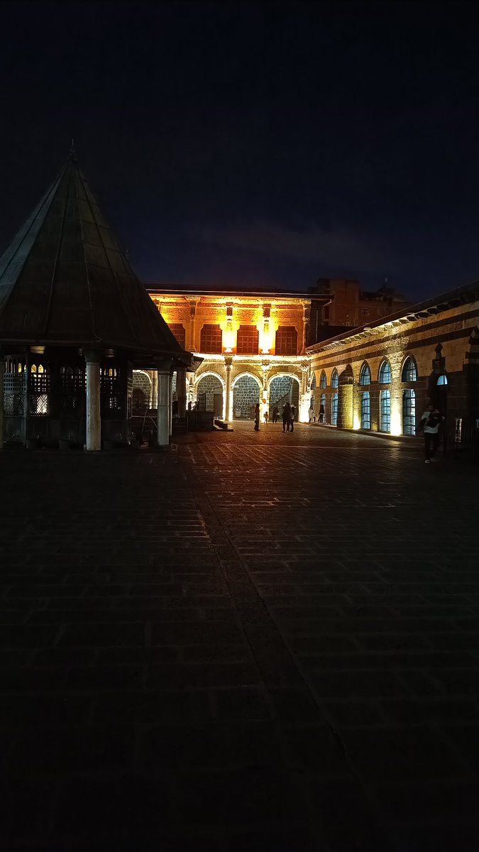Binevsee's tweet photo. Amed.. https://t.co/DzQxSydMfp