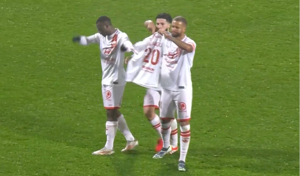 SebJanodet's tweet photo. Victoire 0-2 après 2 matchs compliqués. Autres résultats favorables et place de leader consolidée !!!
Bravo à tous !! ❤️🤍 Force à Brandon 2⃣0⃣
#USCASNL #ASNL https://t.co/bUn7ggVthM