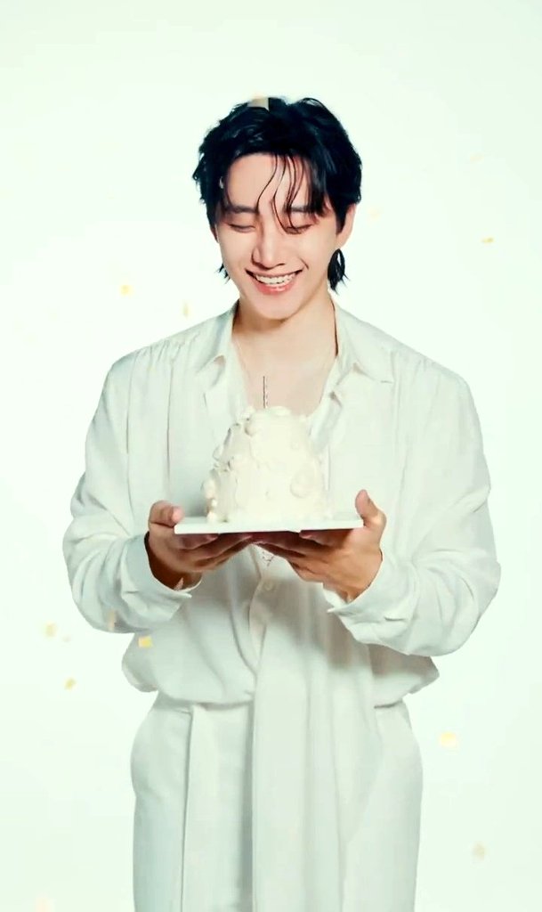 tinyjung82's tweet photo. ˚₊‧.𝙷𝙰𝙿𝙿𝚈 𝙱𝙸𝚁𝚃𝙷𝙳𝙰𝚈 𝙻𝙴𝙴 𝙹𝚄𝙽𝙷𝙾‧₊˚

#겨울소년이준호생일축하해
#LEEJUNHOHBD
#준호_너의생일에_함께여서_행복해
#HAPPY_LEEJUNHO_DAY
#이준호 #LEEJUNHO https://t.co/oTDzbQy2J9