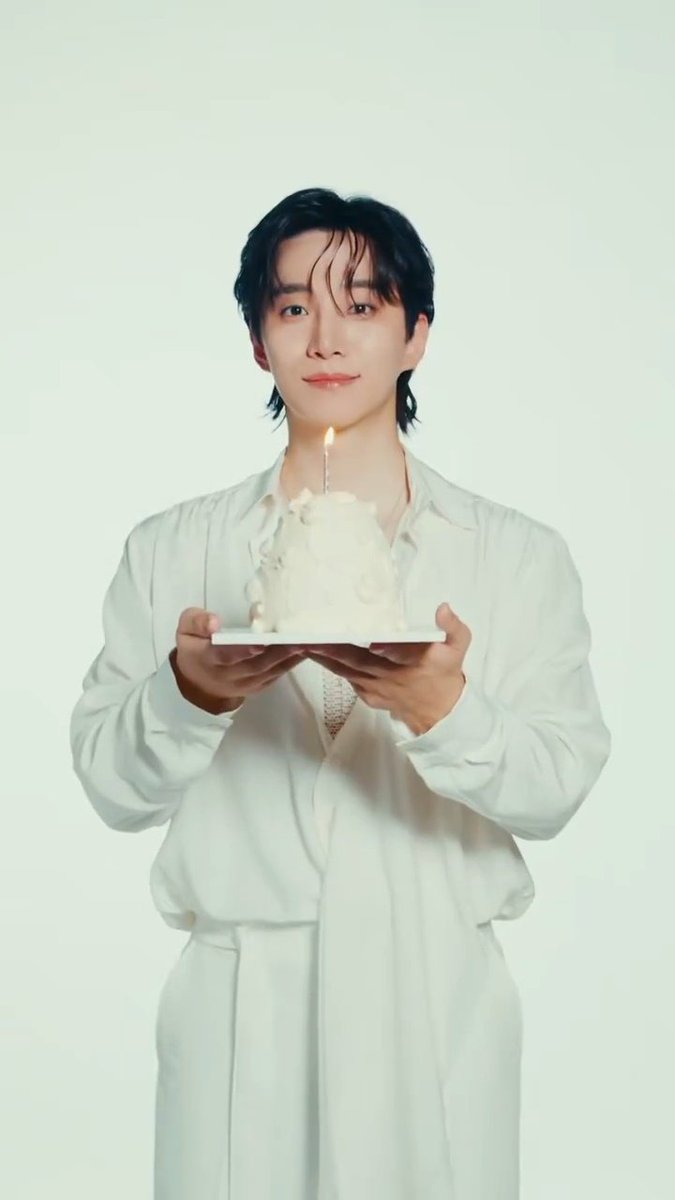 tinyjung82's tweet photo. ˚₊‧.𝙷𝙰𝙿𝙿𝚈 𝙱𝙸𝚁𝚃𝙷𝙳𝙰𝚈 𝙻𝙴𝙴 𝙹𝚄𝙽𝙷𝙾‧₊˚

#겨울소년이준호생일축하해
#LEEJUNHOHBD
#준호_너의생일에_함께여서_행복해
#HAPPY_LEEJUNHO_DAY
#이준호 #LEEJUNHO https://t.co/oTDzbQy2J9