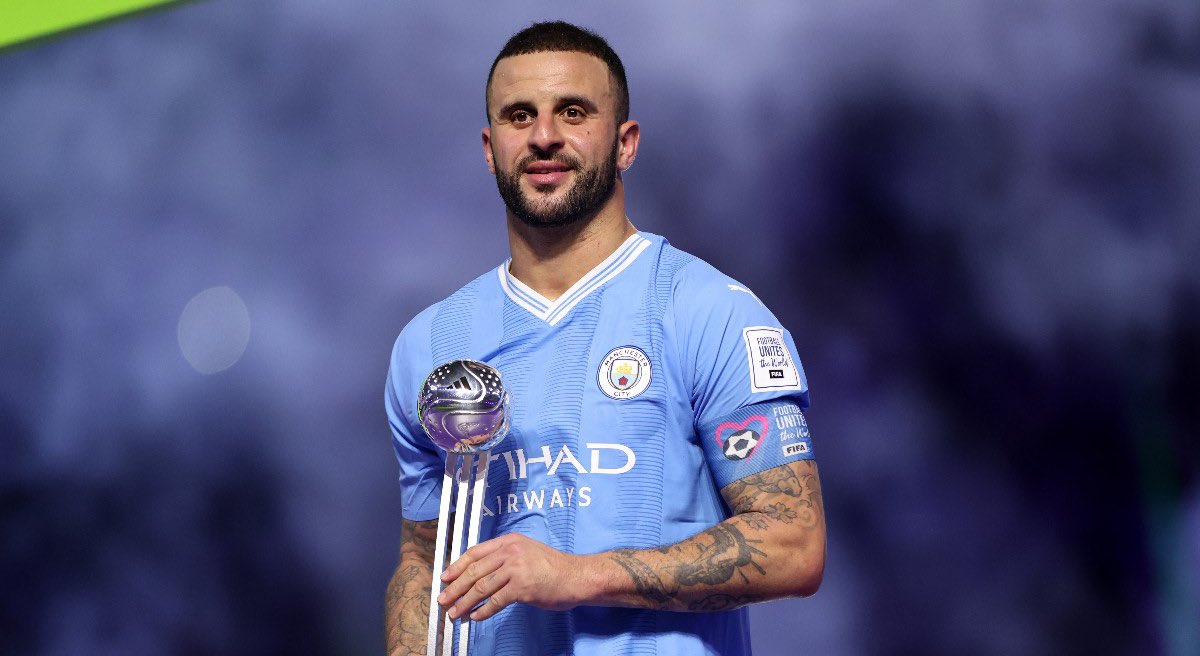 FRBlueMoon's tweet photo. 𝗞𝗬𝗟𝗘 𝗪𝗔𝗟𝗞𝗘𝗥 𝗮̀ 𝗠𝗔𝗡𝗖𝗛𝗘𝗦𝗧𝗘𝗥 𝗖𝗜𝗧𝗬 𝗖’𝗘𝗦𝗧 : 

👕 319 Matches 
🏆 6 Premier League 
🏆 2 FA Cup 
🏆 4 League Cup 
🏆 2 Community Shield 
🏆 1 Ligue des Champions
🏆 1 Super Coupe D’Europe 
🏆 1 Coupe du monde des clubs 

🏵️ 3x Dans le XI Premier League 
🏵️ 1x Dans le XI FIFA 
🏵️ 2x Dans le XI Ligue des Champions 
🏵️ Élu Ballon d’argent au mondial des clubs 

Il a tenu tête aux meilleurs attaquants du monde. Une régularité et un physique hors norme. L’un des meilleurs de l’histoire à son poste. 

💙 @kylewalker2