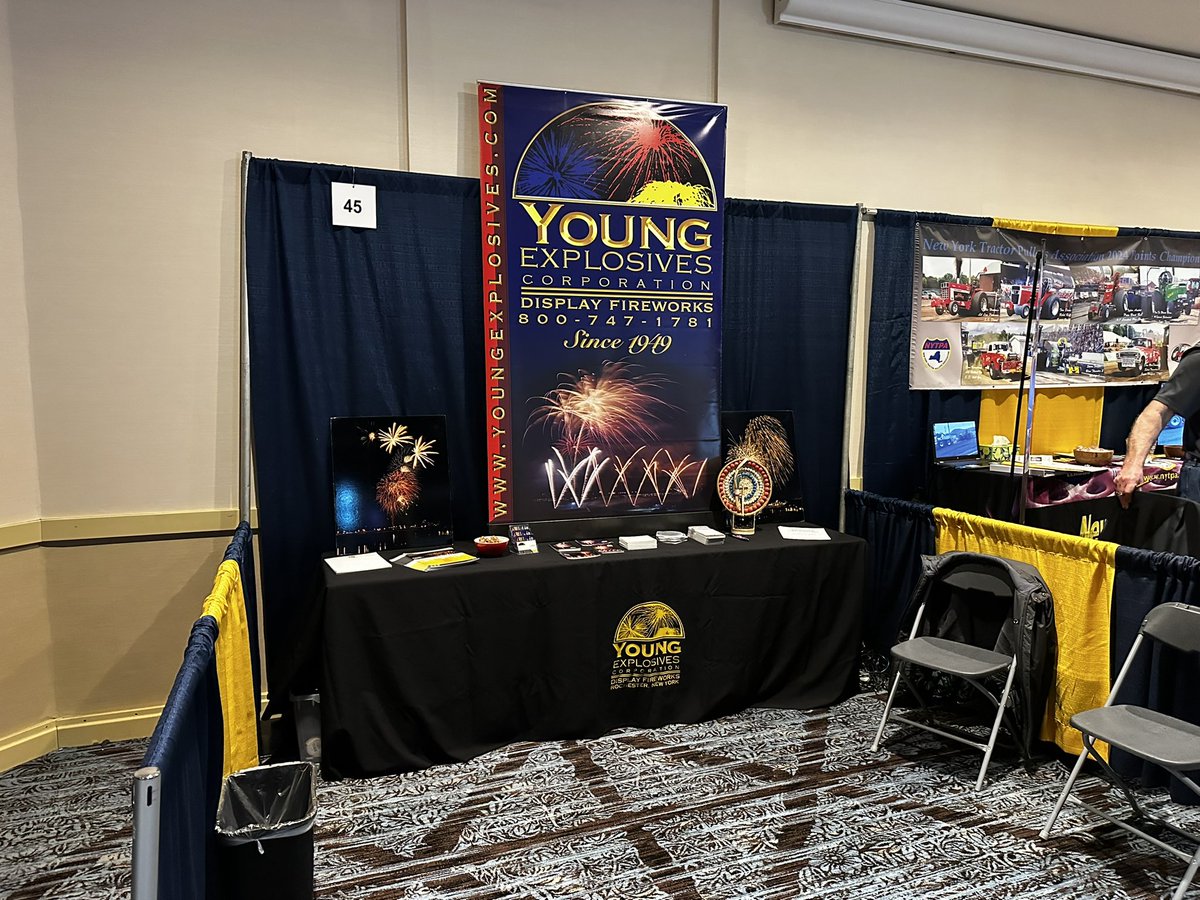 YoungFireworks's tweet photo. Season is starting at the New York Fair convention in Syracuse.
Thanks for all the County fairs for attending. https://t.co/HLJkVVPJzb