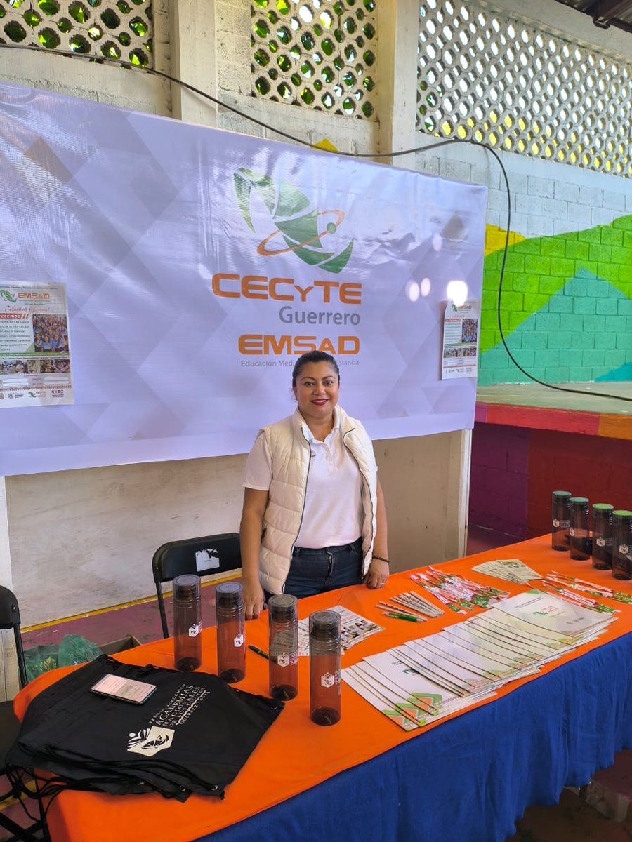 cecytegro's tweet photo. En el segundo día de actividades de las Ferias de Servicios Integrales, hicieron presencia en la Cabecera Municipal de Malinaltepec en la Región Montaña CECyTE-EMSaD Guerrero, sigue impulsado fuertemente la promoción y difusión del Colegio.
#CECYTEGRO
#EMSADGRO https://t.co/R0YkOKfqPq