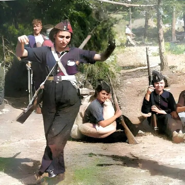 La reinas de la pistola obrera