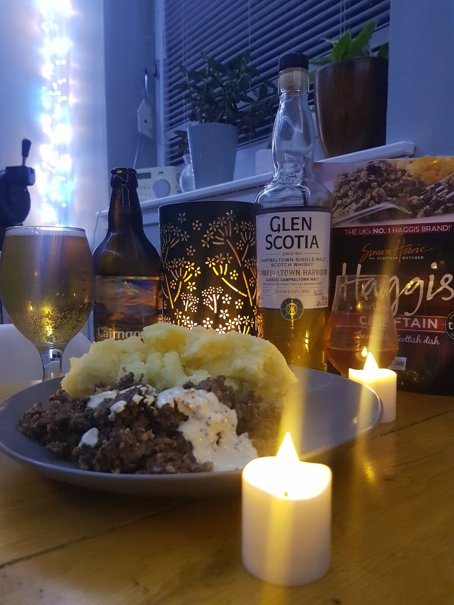 icrawford17's tweet photo. (early) #BurnsNight 🏴🍻🥃
#RobertBurns
#SimonHowie
#GlenScotia
#CairngormBrewery https://t.co/CYCqoAORUT