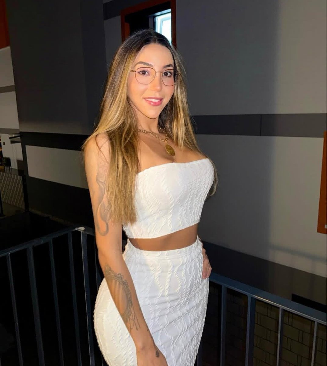 ferajubile's tweet photo. Would you love this trans woman ♀️👠 

Or she's not your style 👎💔

Last day in Ohio https://t.co/ucx7iLOf8d