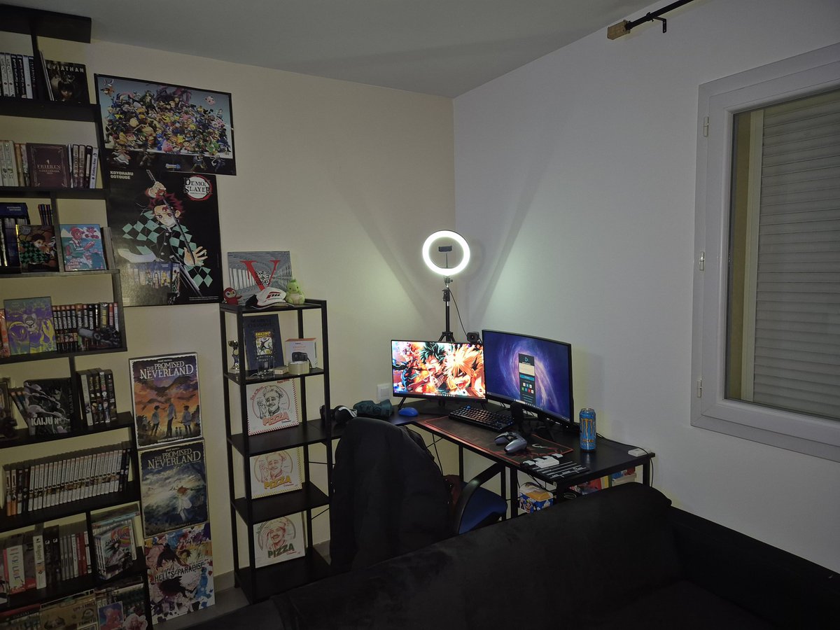 MondeDesMangas's tweet photo. Voici mon tout PREMIER STUDIO !

Je suis trop content ! 🥰

Retrouvez-moi dès Lundi et puis tous les jours en stream sur Twitch : 
 https://t.co/vkyEQZU8xi

De plus dès Lundi, on reprend le rythme au niveau du compte ! https://t.co/OflvzgW63O