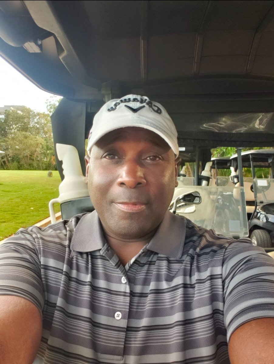 Someone Yell Fore 🏌🏾⛳️ #friday #staythecourse #relax #selfcare #golfpractice #golftime #golfersofinstagram #weekend #instagolfer #golfdigest #golflove #golflessons #golfpractice #golfclubs #golfcourses #golfgame #golfgram #golfmemes #golflover #golfphotography