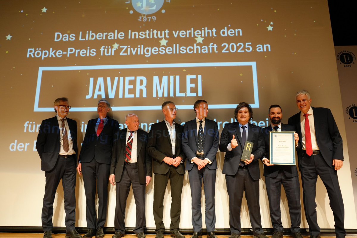 nnairob's tweet photo. Arjantin başkanı Javier Milei, İsviçre Liberaller Enstitüsü tarafından Röpke Ödülü'ne layık görüldü. https://t.co/Ol99WPq2RR