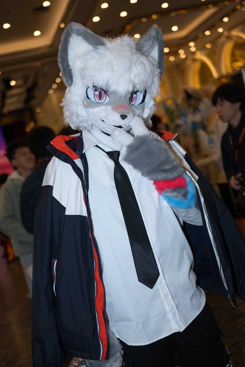 Shadow_FeatherZ's tweet photo. 📸阿三
#Furry #FursuitFriday  #fursuiter https://t.co/E2C9faMnvK