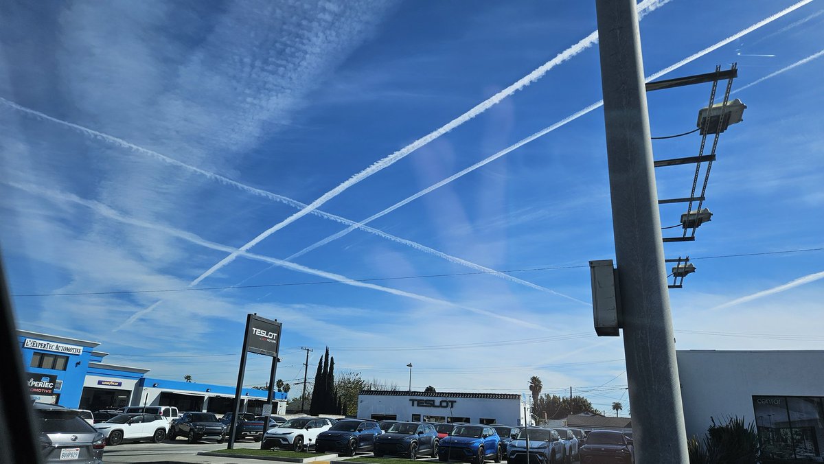 jacb33's tweet photo. Orange County CA Jan 24, 2025. What they spray in the air enters our lungs, water, soil and plants. This must stop. #MAHA @RFKJr_Official @CaliforniaEPA @OCGovCA @RepYoungKim @calleymeans @CaseyMeansMD @elonmusk https://t.co/IERDuP88d3