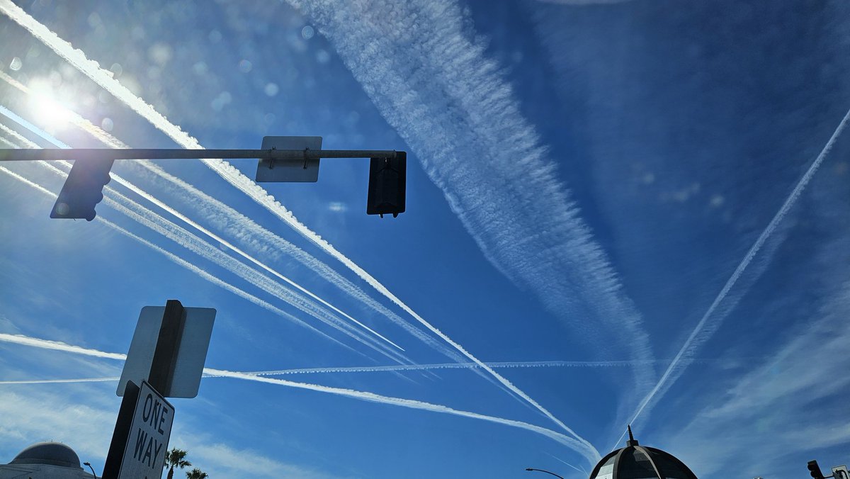 jacb33's tweet photo. Orange County CA Jan 24, 2025. What they spray in the air enters our lungs, water, soil and plants. This must stop. #MAHA @RFKJr_Official @CaliforniaEPA @OCGovCA @RepYoungKim @calleymeans @CaseyMeansMD @elonmusk https://t.co/IERDuP88d3