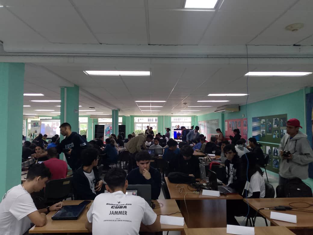 Orgullosos de compartir la #GGJ2025. La inauguración fue llena de energía y seguimos expectantes de los resultados. Verlos trabajar nos llena de orgullo. Gracias a la Universidad de las Ciencias Informáticas, Editorial Pueblo y Educación, Unión de Informáticos de Cuba, ICAI.