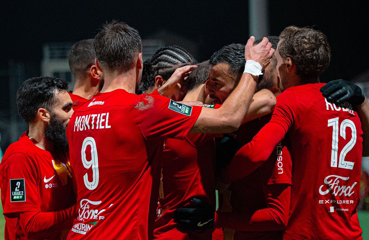 SystemFoot's tweet photo. [#Ligue2🇫🇷] #Martigues s’offre #Amiens 3-0 !

⚽️ #Hadjem 9’
⚽️ #Orinel 24’
⚽️ #Tlilli 42’

#FCMASC https://t.co/5eLKthXfDE
