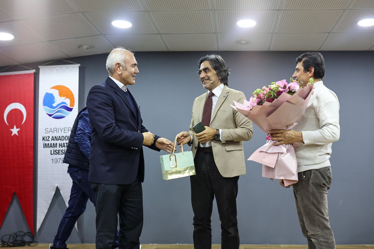 Sarıyer Buluşmaları Ocak ayı programımızda kıymetli Prof. Dr. Halis Aydemir hocamızı ağırladık. 

Peygamber Efendimiz ve Şahsiyet İnşaası konusunun işlendiği bu güzel program için kıymetli hocamıza ve bizi yalnız bırakmayan değerli katılımcılara teşekkür ediyoruz.