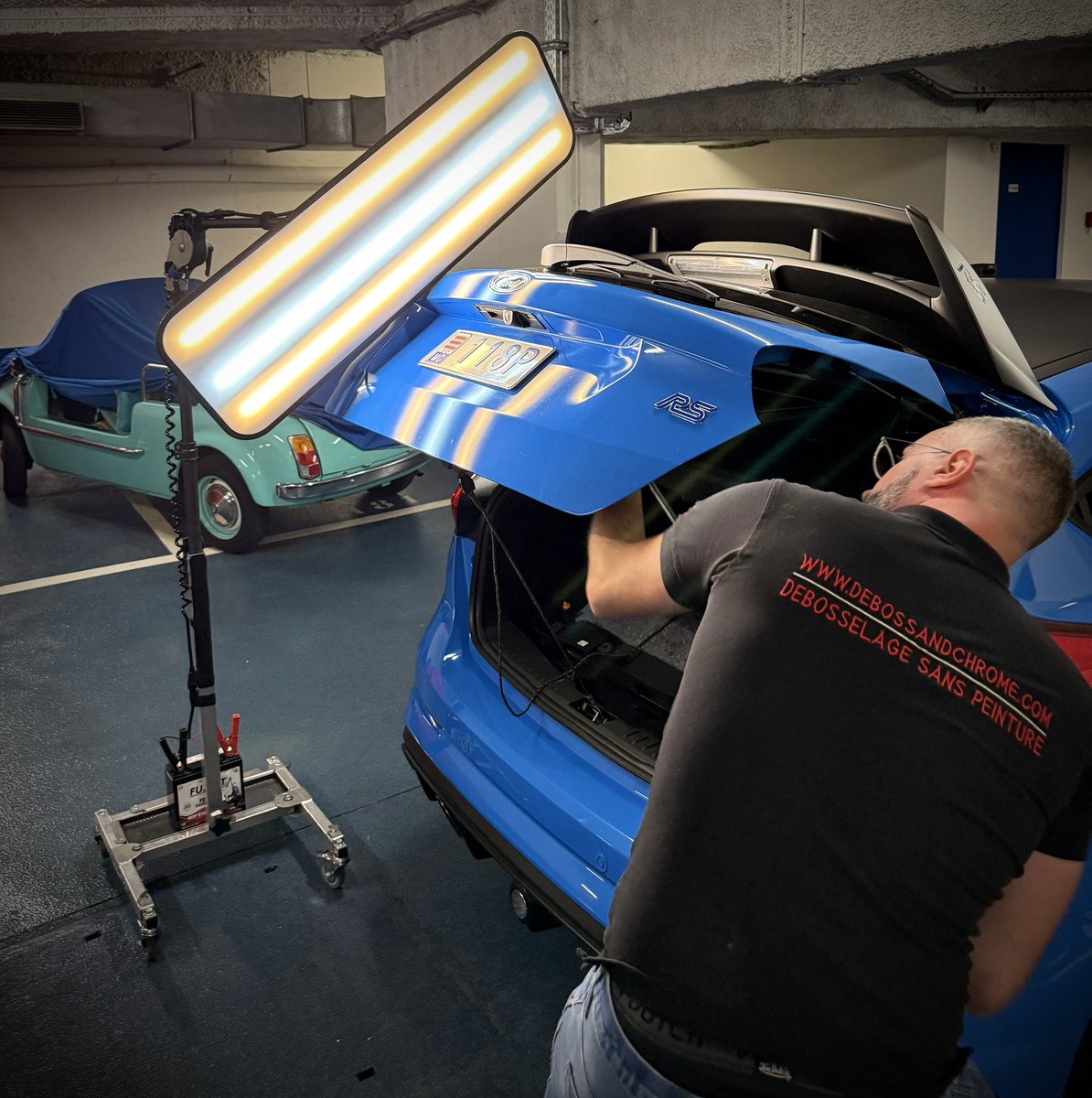 Debossandchrome's tweet photo. 🇲🇨Journée Débosselage à Monaco : La suite dans un garage de rêve avec un autre client sur cette Ford Focus RS 🏁 #debosselagesanspeinture #paintlessdentrepair #monaco #montecarlo #porsche #ford #focusrs #cars #carstagram #instacars #picoftheday #atwork https://t.co/XbnMfUrVms