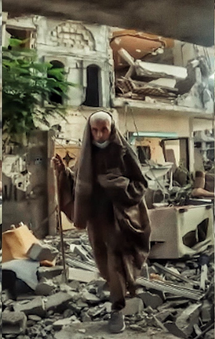 3a_mR01's tweet photo. لسنا سواء… لسنا سواااء
إن كان فرعونُ طغى
فلنا بموسى الإقتداء

إن كان فرعونُ علا
فلكل فرعونَ انتهاء

#ما_خفي_اعظم 
#يحيى_السنوار https://t.co/R1KLr3CGpu