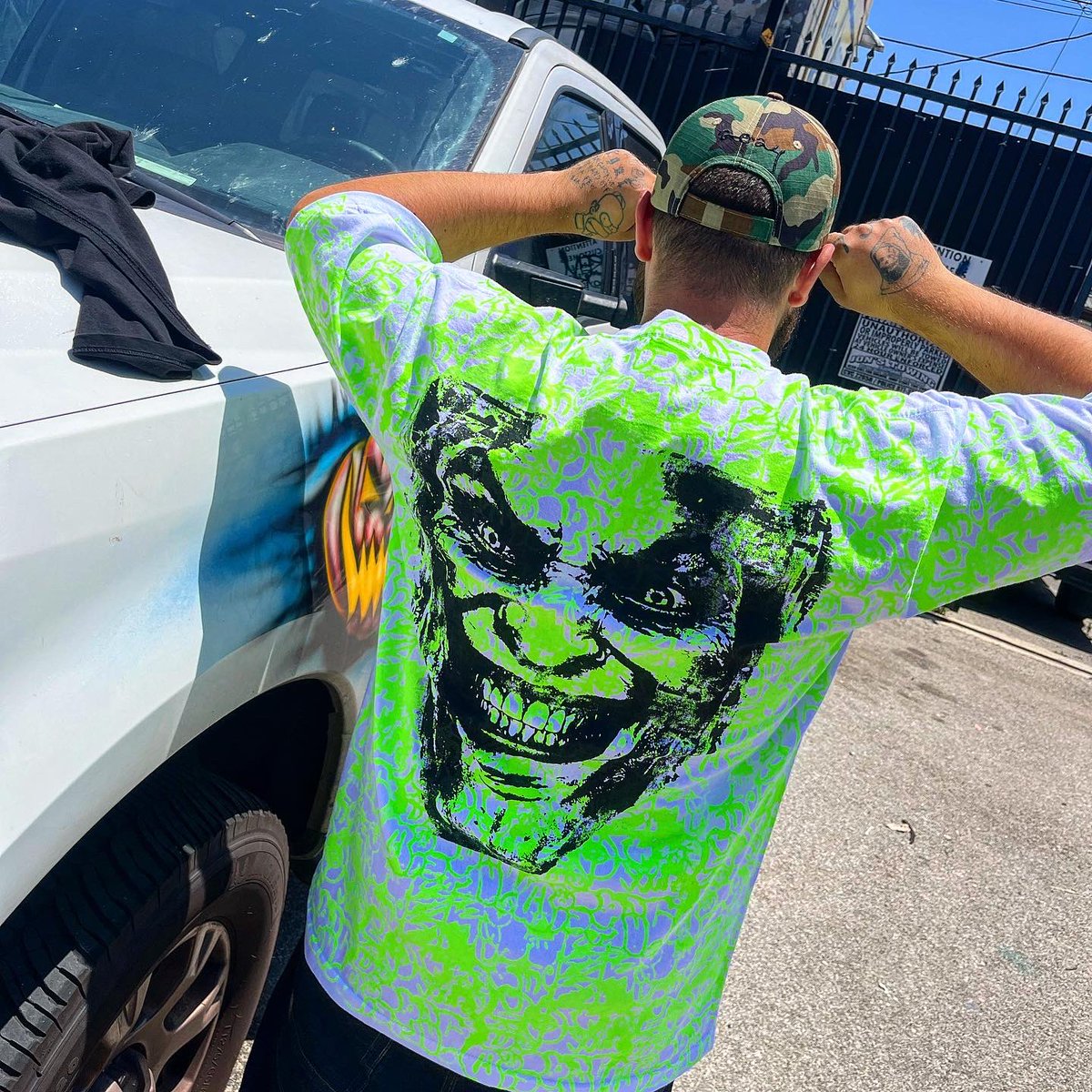 shithed06's tweet photo. Who knows this shirt that Asspizza/Austin Babbit is wearing? Shits fire ima need the brand name😂🔥💯 https://t.co/pnULYLsg11