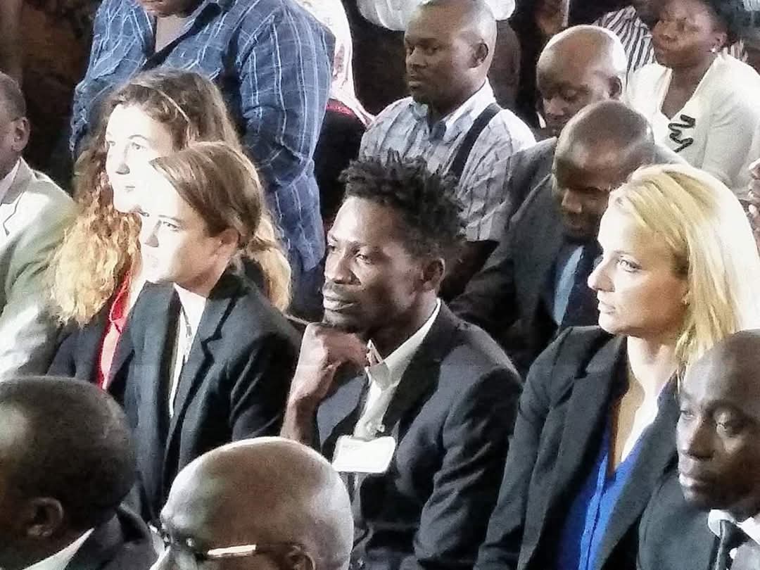 MoneymKers1 (@mukohass1) on Twitter photo This was by then Besigye was in court on charges of Rape before even <a href="/HEBobiwine/">BOBI WINE</a> joined politics!! Besigye people show me one photo when Besigye attended any court for our political prisoners.... Bantu mwe mutuleke tulina obusungu This was by then Besigye was in court on charges of Rape before even <a href="/HEBobiwine/">BOBI WINE</a> joined politics!! Besigye people show me one photo when Besigye attended any court for our political prisoners.... Bantu mwe mutuleke tulina obusungu