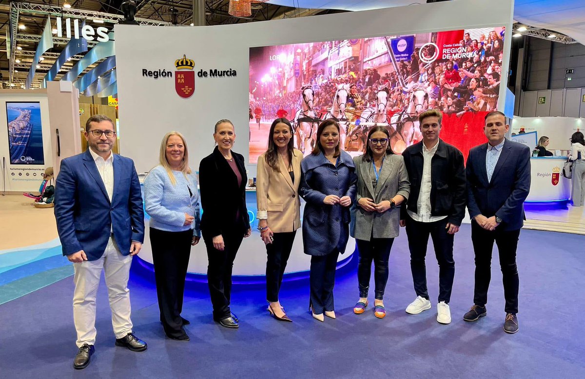 Jose_CostasC's tweet photo. Hoy he acompañado a nuestra alcaldesa, Cati Herrero, en #Fitur2025 junto a mis compañeros Toñi Soler, Mercedes Bernal, Juan Manuel Soler y Sergio Linares.

Fortuna con el lema “Fortuna todo el año, cuida lo esencial”, mostrando al mundo todo lo que nuestro municipio ofrecer. https://t.co/vDqUPPq9JE
