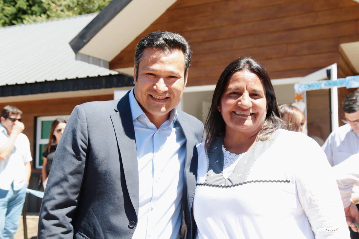 OLlancafilo's tweet photo. #Ahora #SmAndes Inauguración de la Escuela 116 Lolog, junto al gob @Rolo_Figueroa y Mtra Soledad Martinez.
Nueva infraestructura escolar permite que con los recursos de los neuquinos se genere igualdad de oportunidades.
Felicidades a su directora Irene y comunidad educativa!!! https://t.co/4hyhrEdOgF