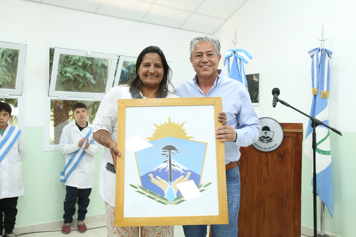 OLlancafilo's tweet photo. #Ahora #SmAndes Inauguración de la Escuela 116 Lolog, junto al gob @Rolo_Figueroa y Mtra Soledad Martinez.
Nueva infraestructura escolar permite que con los recursos de los neuquinos se genere igualdad de oportunidades.
Felicidades a su directora Irene y comunidad educativa!!! https://t.co/4hyhrEdOgF