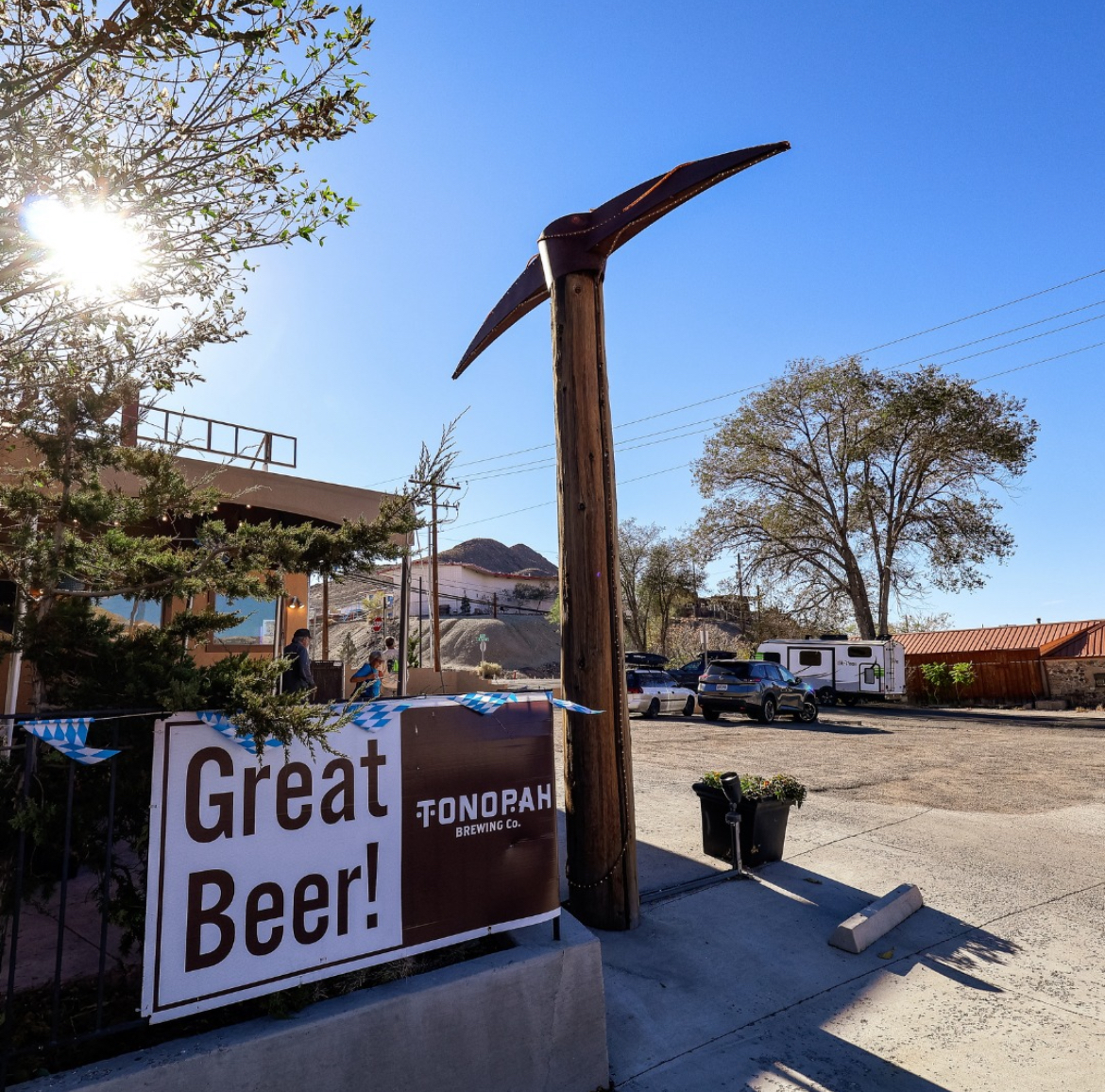 Fridays are best spent sipping on great beers on @tonopahbrew’s patio!

#NCBA #nvbeer #brewery #craftbeer #beer #craftbrewersassociation #drinklocal #shopsmall #independentbeer #supportcraft #supportlocal #tonopahnv #tonopahbrewery #tgif #tonopahbrewingcompany