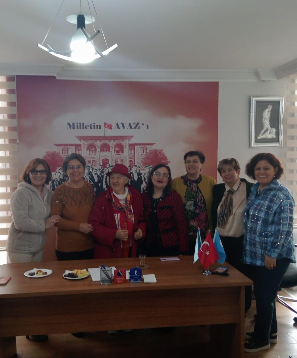 tlybkdgd's tweet image. Bugün, İYİ PARTİ Ankara İl Başkanımız  Sn. Dr . @YenerYILDIRIM06  bey ve yönetimi #Avaz Araştırma ve Strateji Merkezimizi  ziyaret ettiler.  Nazik ziyaretlerinden dolayı çok teşekkür ederiz..
@MDervisogluTR
@YenerYILDIRIM06
@sdeniz13
@AvazStrateji
Milletin 🇹🇷AVAZ&apos;I