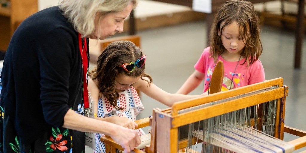 Join us at the History Workshop for February school vacation week, February 17-21 (10 a.m. - 3 p.m.) Explore history through games, crafts, &amp; activities. historic-deerfield.org/events/februar…

Free for ages 17 &amp; under! $7 for adults. Children must be accompanied by an adult.