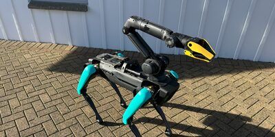 PortlandPolice's tweet photo. Area Police Agencies Introduce Advanced 4-Legged Robot 
On behalf of the Metro Explosives Disposal Unit, the Port of Portland Police Department and the Portland Police Bureau are introducing a new advanced robot that will be deployed this month. https://t.co/aFecOPi7dH https://t.co/QMVZZ9jQ9G