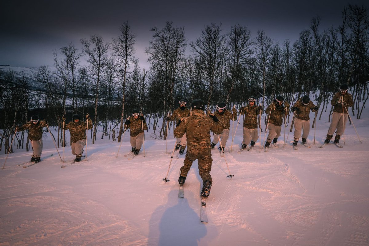 CdoLogRegt's tweet photo. Get your legs in...

Ski lessons this week, learning how to quickly and efficiently manoeuvre across arctic terrain.
🇬🇧🇳🇴

@RoyalMarines @Commando_Ops @RoyalNavy https://t.co/ctC6PNcFIZ