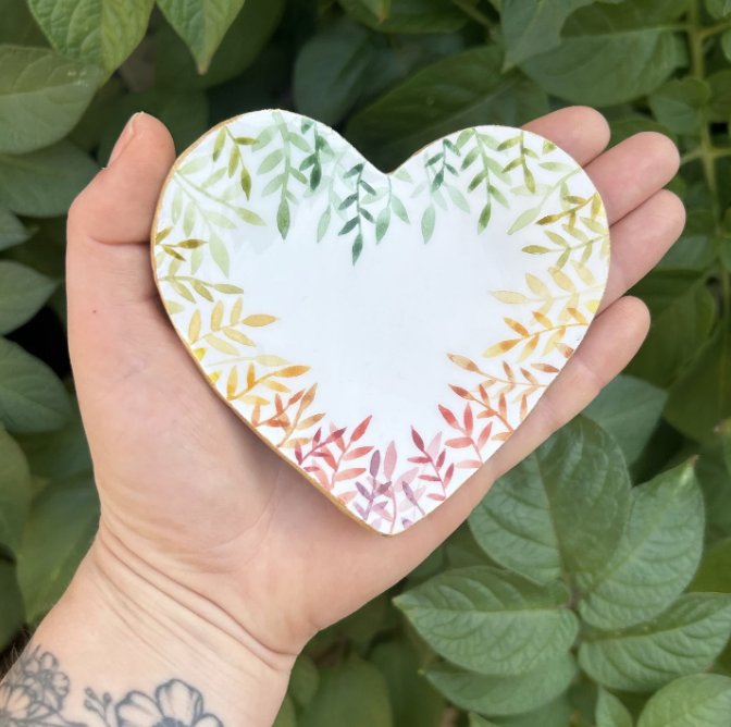 cwadephotoart's tweet photo. Happy handmade & hand painted ring dishes, all made with love in my Shropshire workshop
https://t.co/mKZSS5KuLn
#ukiftam #ukgifthour #handmade #etsy https://t.co/RTItyYclMj