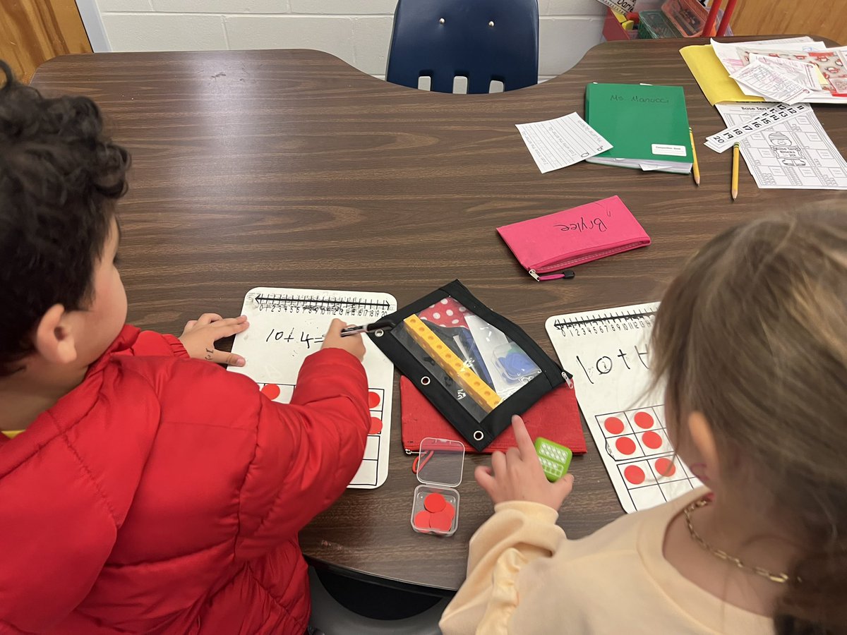 msmanucciKinder's tweet photo. Building and decomposing teen numbers with our math tool kits! @rcepride https://t.co/WFZdH09PIz