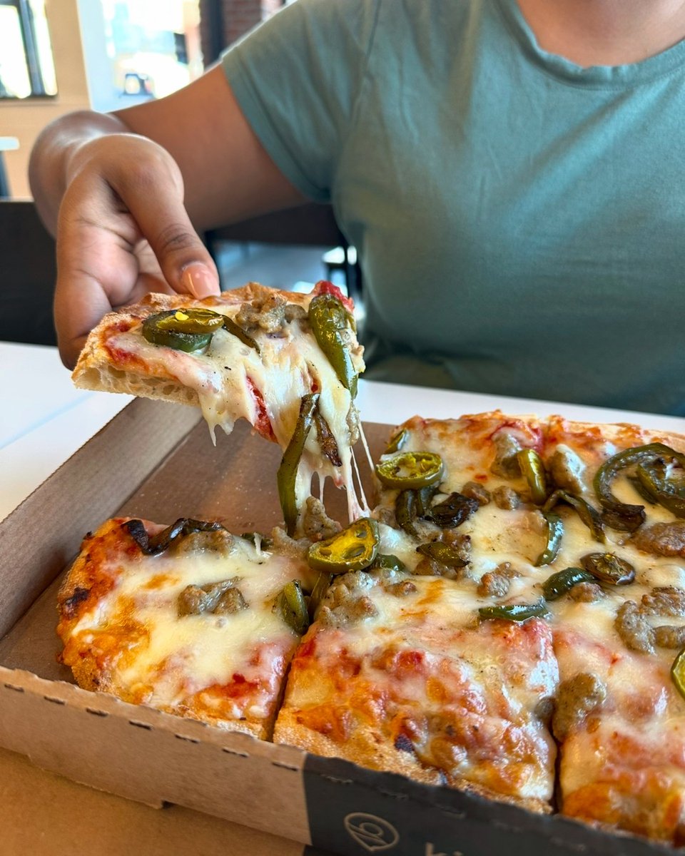 dashinstores's tweet image. if pizza's involved, i'm in 👀   #DashIn #Pizza