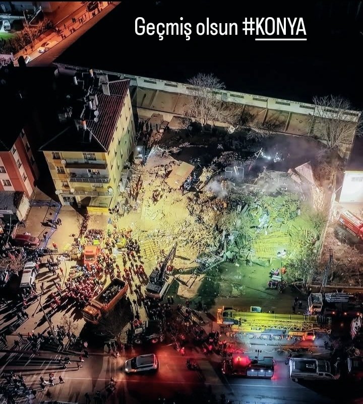 İnşaAllah sabah enkaz altında kalan vatandaşlarımızın sağ salim kurtarılma haberini alırız 🤲 
#Konya
Konya'da 4