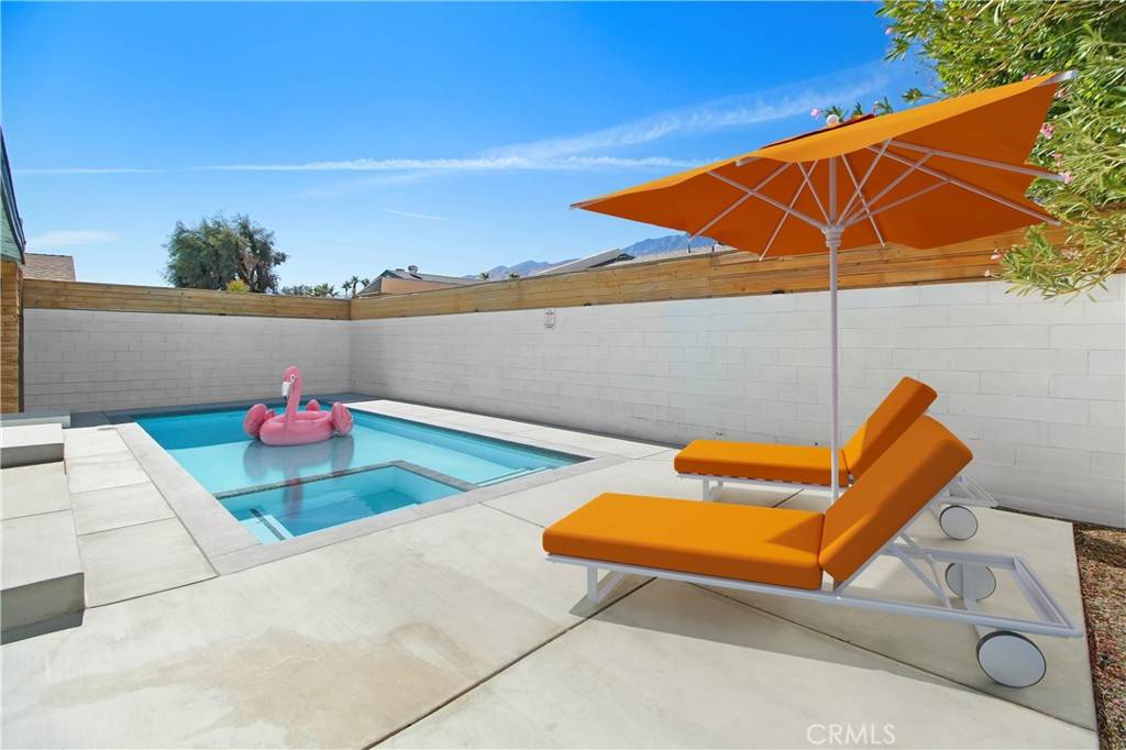 TerynWalker's tweet photo. New Price: $569,000
3291 N Sandspring DR, Palm Springs, CA 92262 is a fantastic property with 3 bedrooms and 2.0 bathrooms.
See more here: https://t.co/XXShPzPWt2 https://t.co/6TJi8gDyQC