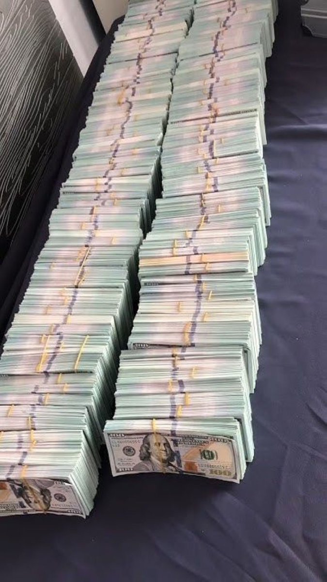 manifestpower4X's tweet photo. 2025 will be a lucky year for you. Drop 888 To Claim it!!💵🎁 https://t.co/SvzuPyOxOx