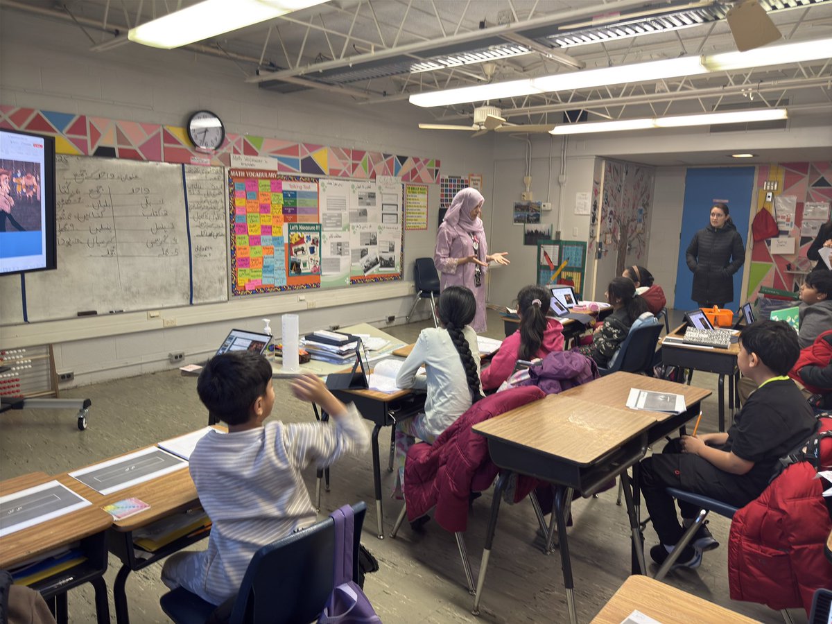 ellgcs's tweet photo. What a great morning visiting @GCSchoolsNC #DualLanguage classrooms at @ajejaybirds &amp; @HunterElemGSO . #BetterTogetherGCS https://t.co/URFSzILGB5