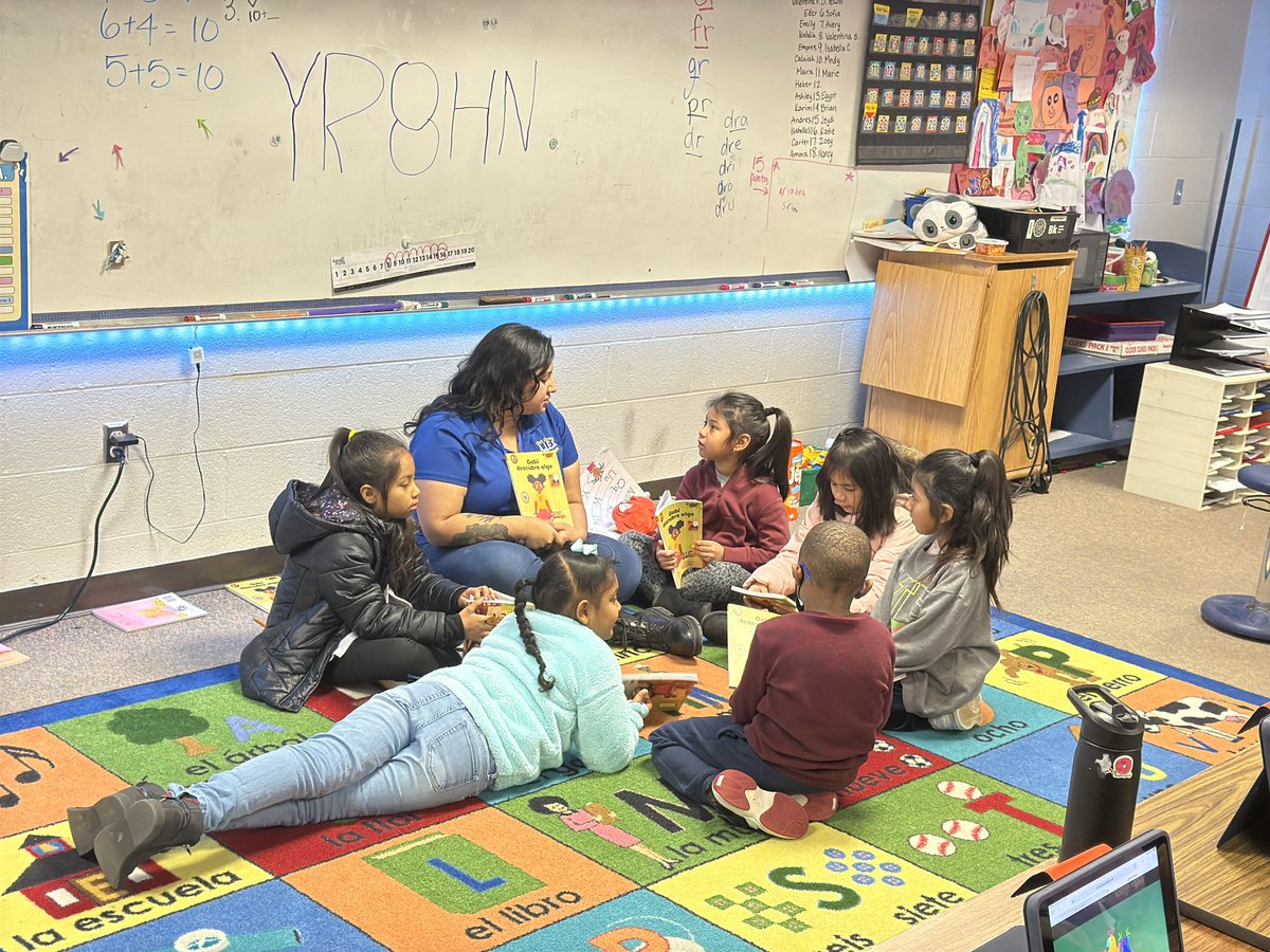 ellgcs's tweet photo. What a great morning visiting @GCSchoolsNC #DualLanguage classrooms at @ajejaybirds &amp; @HunterElemGSO . #BetterTogetherGCS https://t.co/URFSzILGB5