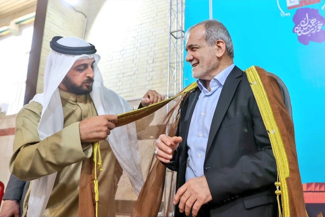 msedghian's tweet photo. 🟢 الرئيس الايراني ⁦@drpezeshkian⁩ زار محافظة خوزستان ذات الاغلبية العربية التي سمع منهم ما تعاني منه هذه المحافظة التي يشكو اهلها من الاهمال بالرغم من تاكيد المرشد ⁦@ar_khamenei⁩ على انصافها وحل مشاكلها لانهم عانوا بما فيه الكفاية منذ الحرب التي شنها صدام ولحد الان . https://t.co/OIddcK9dT1