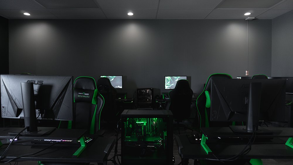 The Apollo configuration by Gravity Gaming is powered by your choice of Intel or AMD processors and top tier graphic cards — the perfect solution for gaming and streaming alike.