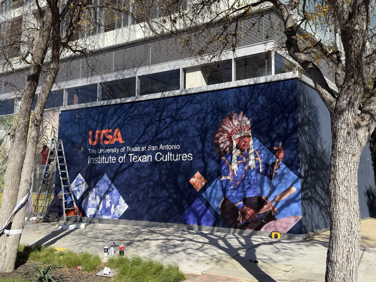 TexanCultures's tweet photo. 🚨 Exciting times for the ITC! The signage is going up on Frost Tower, marking our new chapter ahead—stay tuned for what’s next! 🌟 #ITC #FrostTower https://t.co/Nm0r1QW8I3