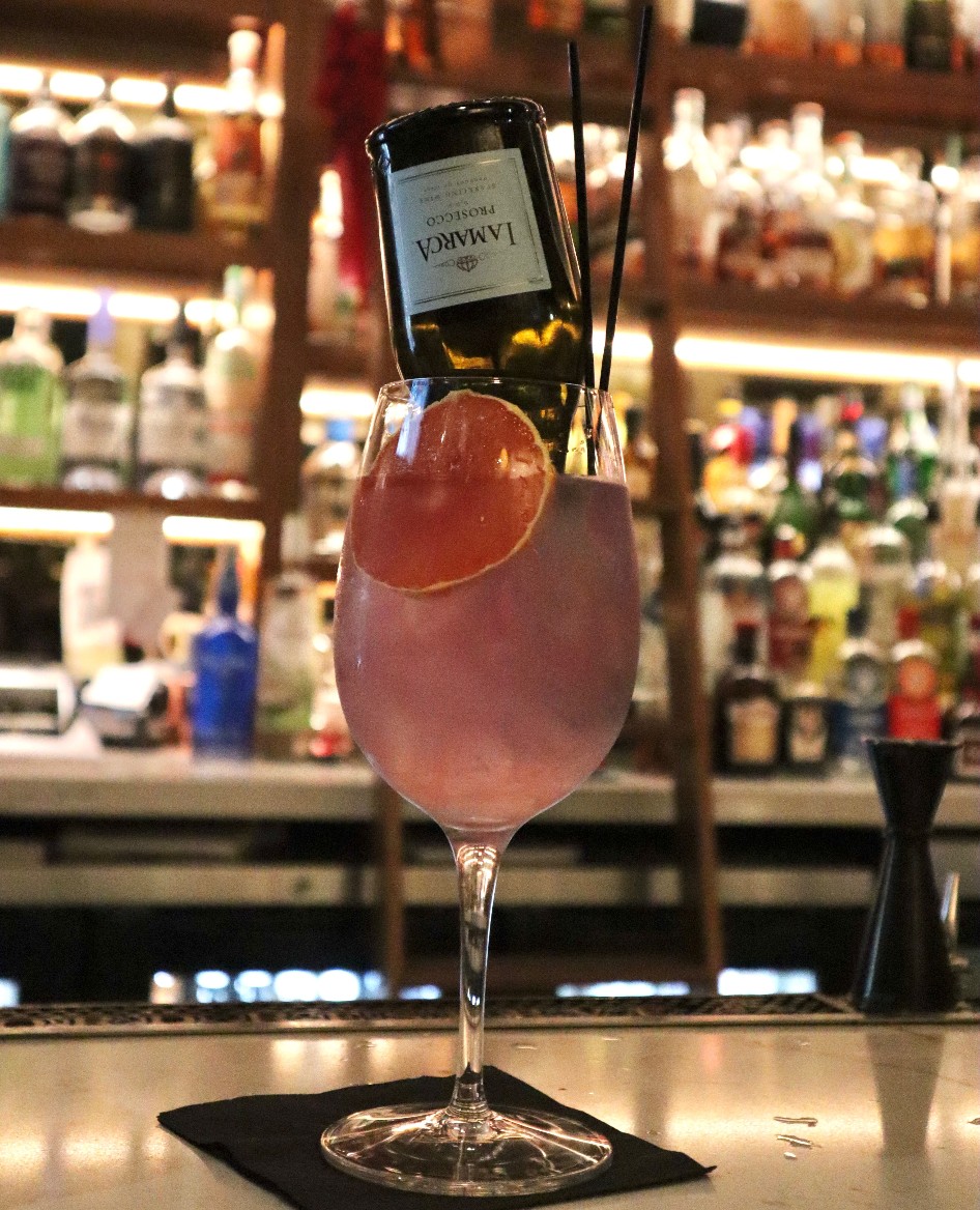 BankSaloonNV's tweet photo. Our Sparkling Resolution may be the best resolution you can make in 2025! Stop by and try one this weekend Bank Saloon and see why.🍹🍾 https://t.co/T5cDfj3tRw
