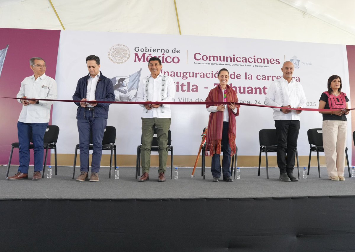 Salomón Jara Cruz (@salomonj) on Twitter photo INAUGURAMOS LA CARRETERA MITLA - TEHUANTEPEC, UN SUEÑO CUMPLIDO POR EL GOBIERNO DE MÉXICO Y LA PRIMAVERA OAXAQUEÑA
Junto a nuestra Presidenta <a href="/Claudiashein/">Claudia Sheinbaum Pardo</a>, inauguramos la Carretera Mitla - Tehuantepec, una promesa más que la #PrimaveraOaxaqueña y el <a href="/GobiernoMX/">Gobierno de México</a> hacen realidad, INAUGURAMOS LA CARRETERA MITLA - TEHUANTEPEC, UN SUEÑO CUMPLIDO POR EL GOBIERNO DE MÉXICO Y LA PRIMAVERA OAXAQUEÑA
Junto a nuestra Presidenta <a href="/Claudiashein/">Claudia Sheinbaum Pardo</a>, inauguramos la Carretera Mitla - Tehuantepec, una promesa más que la #PrimaveraOaxaqueña y el <a href="/GobiernoMX/">Gobierno de México</a> hacen realidad,
