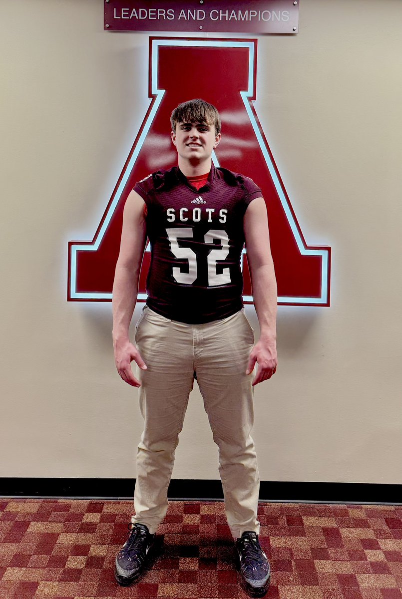 AenisBrenden8's tweet photo. Had a great visit with @AlmaScotsFB this morning! Thanks to @AlmaCoachCole for the reaching out, and to all the other great coaches I met today! #uncommitted #footballrecruit @CoachP_Alma @CoachCouchAlma @MichFBFrenzy @AdamGrybauskas @ejreddevilsfb https://t.co/PSMaRs6Set