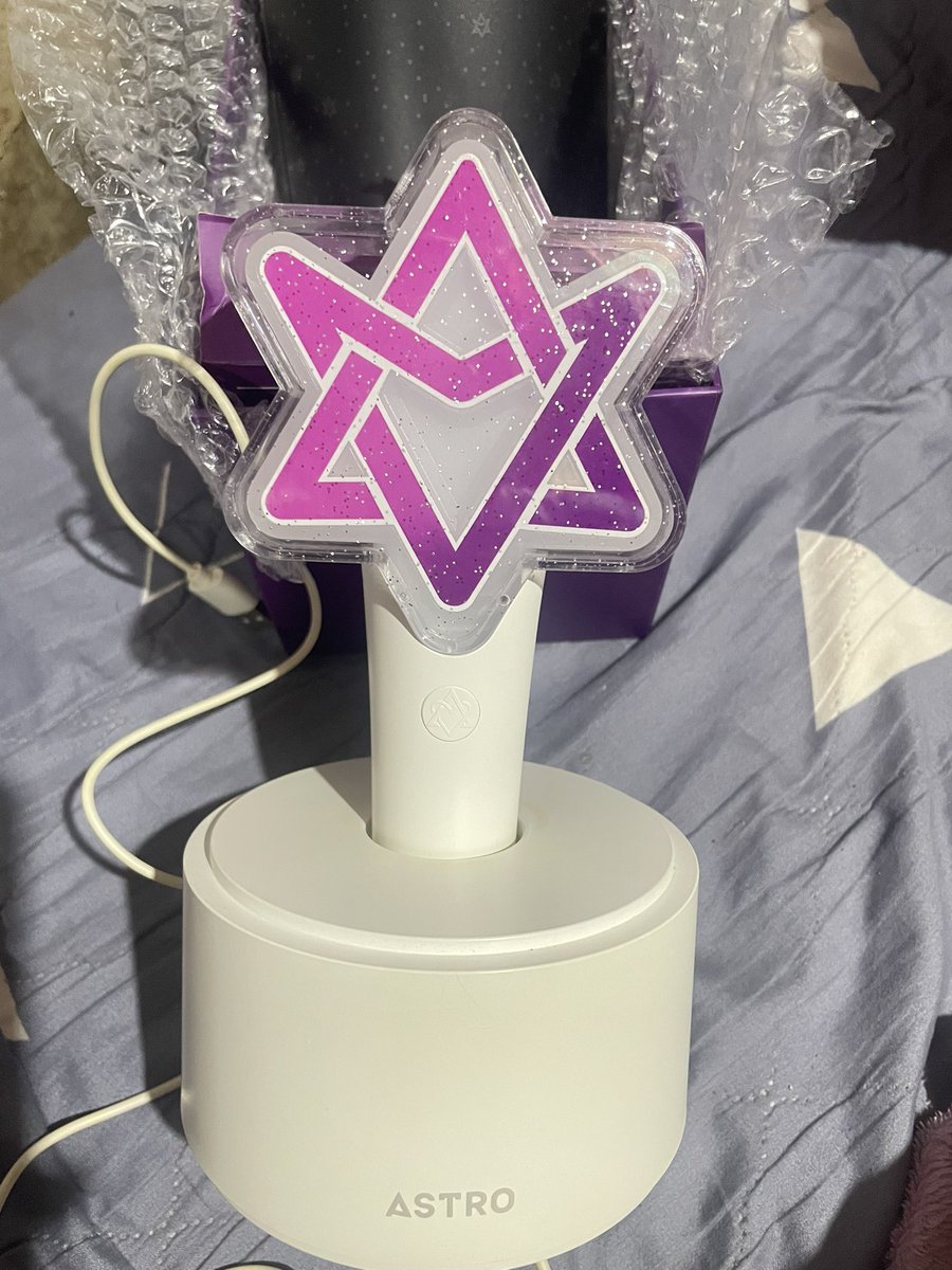 ShingRoha's tweet photo. WTS LFB 

Robong Version 1

Wrong delivery, was supposed to get the mini lightstick huhu

₱3500 but ₱3000 if PAYO https://t.co/29CezmM9Yz